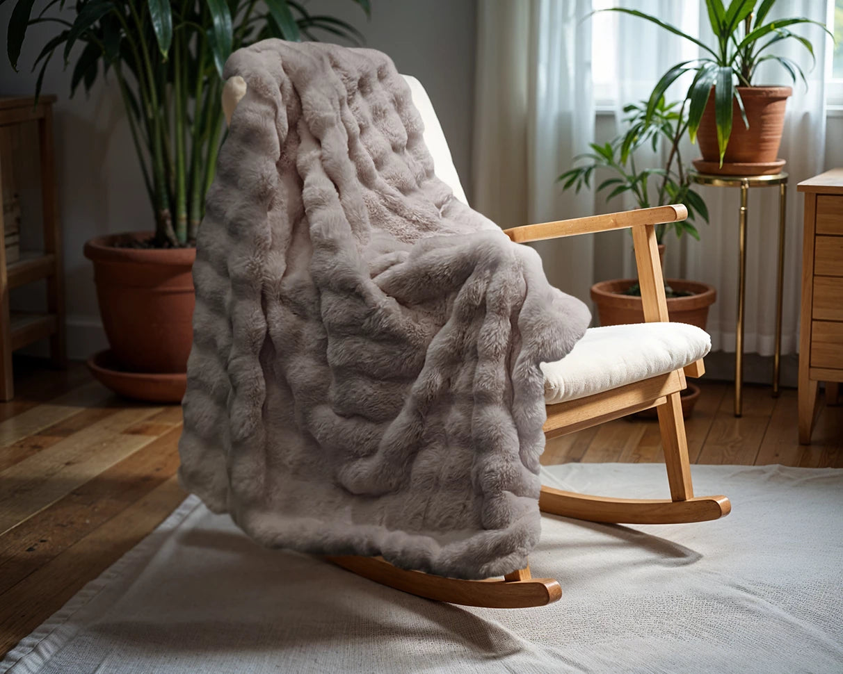 Plaid - Pom Rabbit Fur Taupe