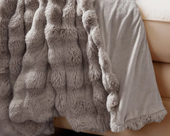 Plaid - Pom Rabbit Fur Taupe