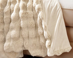 Plaid - Pom Rabbit Fur Sand